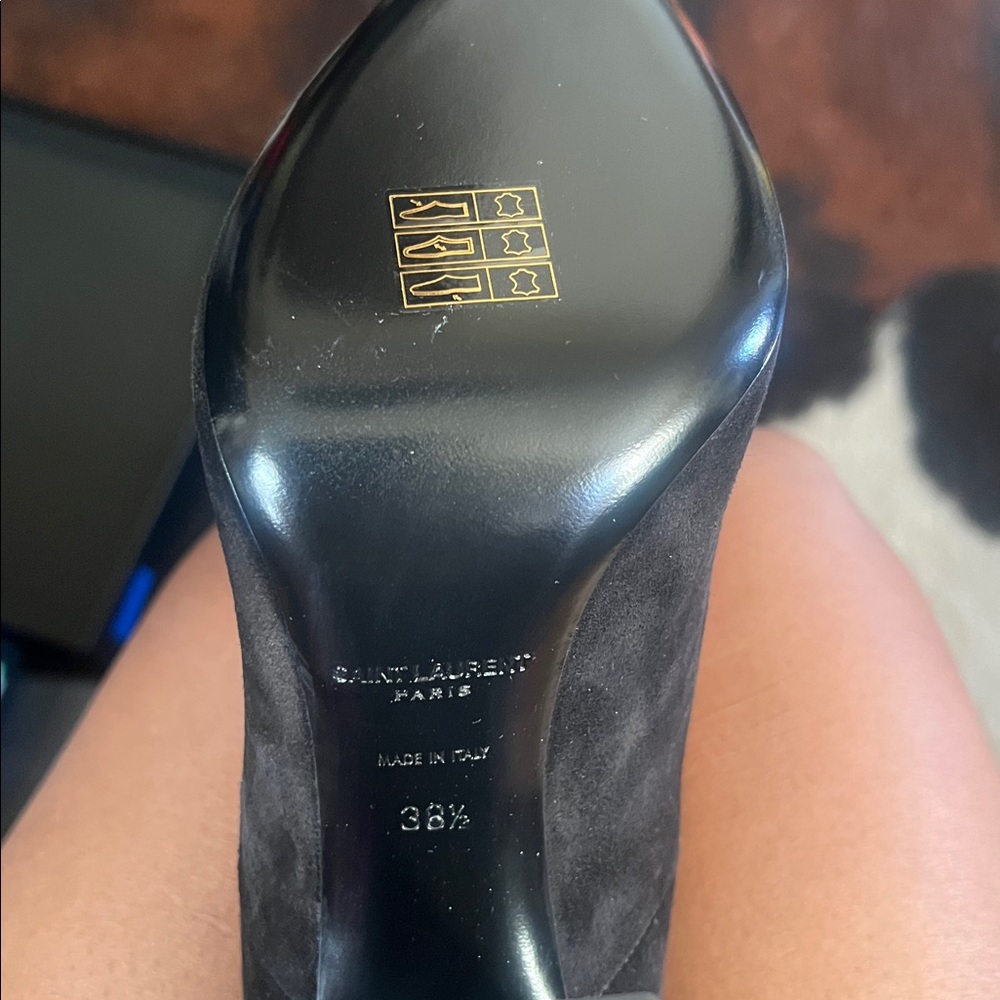 Saint Laurent YSL Elegant Black Knee-High Cutout Boots. Size 38.5 - Picture 8 of 9